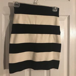NWT Theory Black/Ivory Holden Prosecco mini skirt